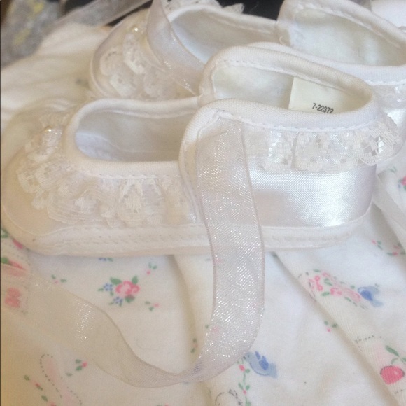 Tiny Silky Lace Baby Shoes - Picture 2 of 7